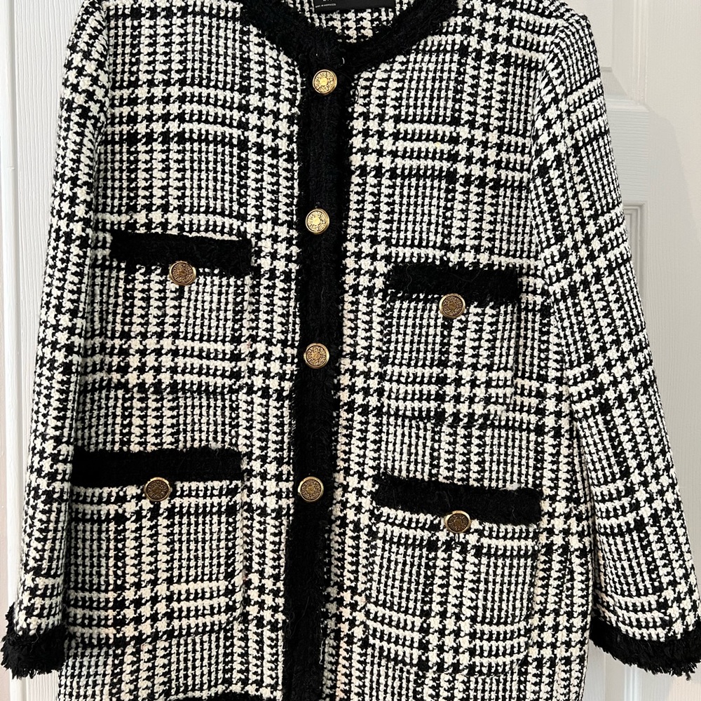 Zara Woman from London. Black and white houndstooth jacket